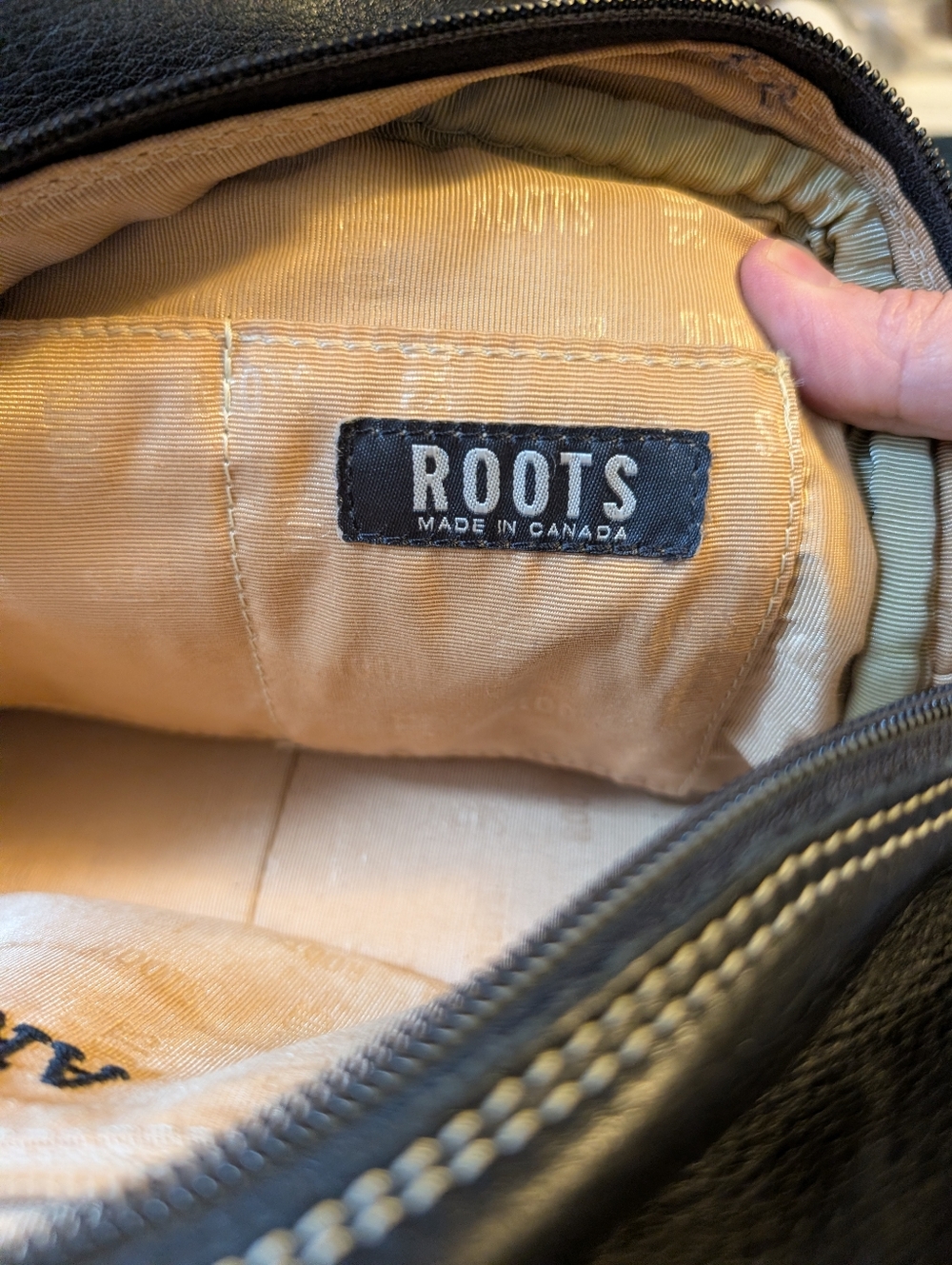 Vintage Y2K Roots Canada Black Leather Aries Zodiac Bowling bag - White Ram - Picture 14 of 14